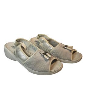 Bzees Mirage Sandals Womens 10W Gray Silver Slingback Peep Toe Comfort Washable